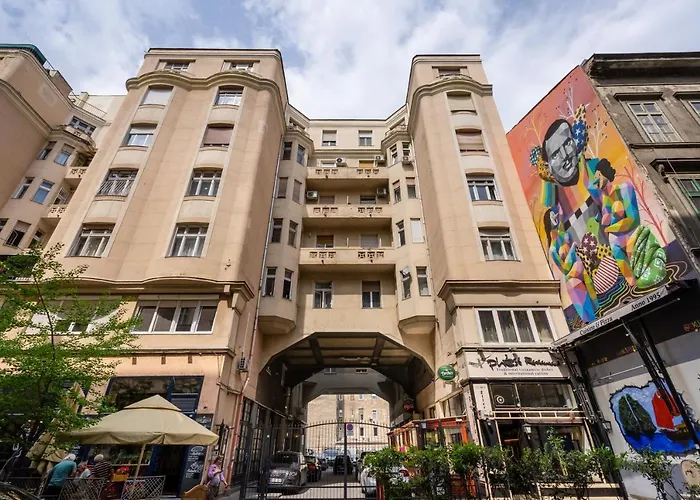 Bpr Chic Gem In The Heart Of The City